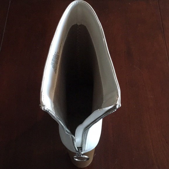 ✨4xHP✨ 70s style faux leather booties! - Picture 5 of 6